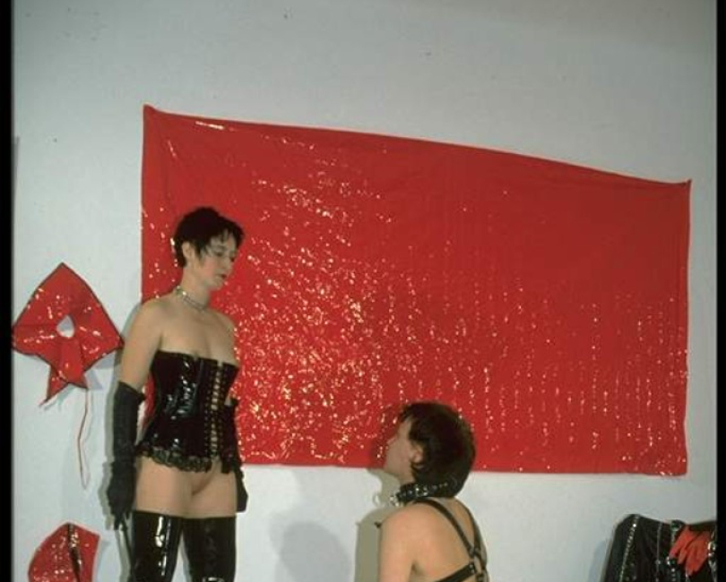 Private Bilder! Domina reitet auf ihrem Sklaven